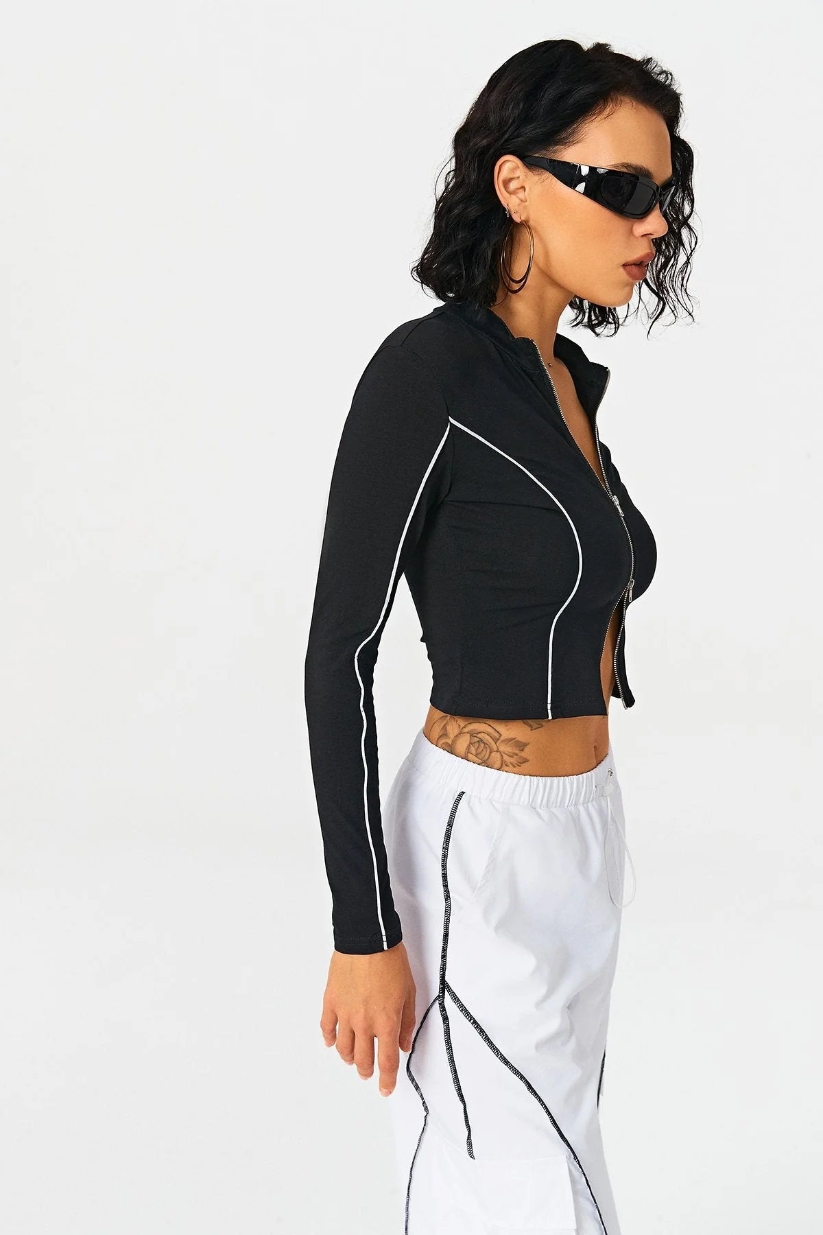 2025 Women’s Contrasting Color Standing Collar Knitted Shirt – Stylish Winter Top for Women